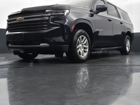Used 2024 Chevrolet Suburban LT image 36