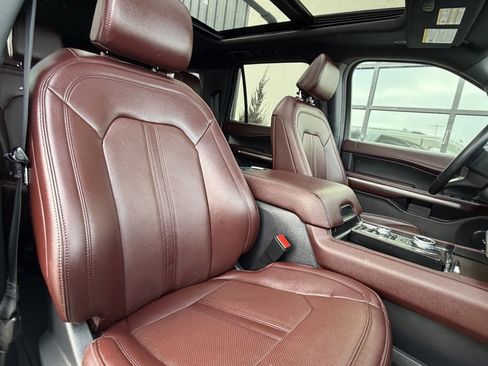 Used 2024 Ford Expedition Max Limited image 18