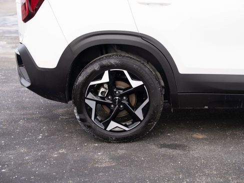 Used 2025 Kia Seltos S image 9