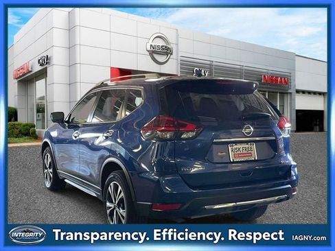 Used 2019 Nissan Rogue SV w/ Premium Package image 6