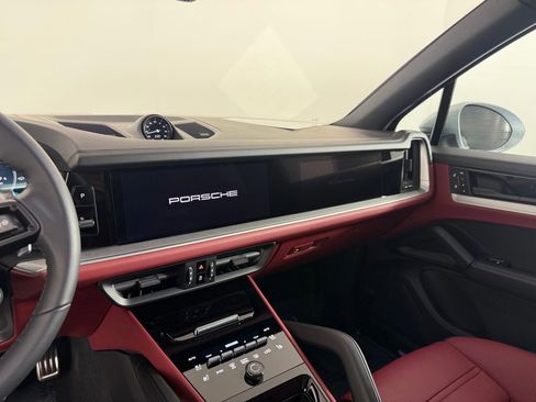 Certified 2026 Porsche Cayenne S image 23