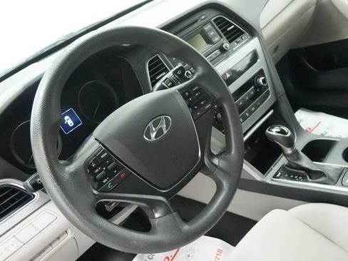 Used 2017 Hyundai Sonata SE FWD image 13