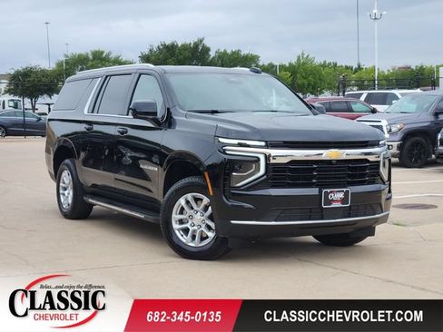 Used 2025 Chevrolet Suburban LS RWD image 1