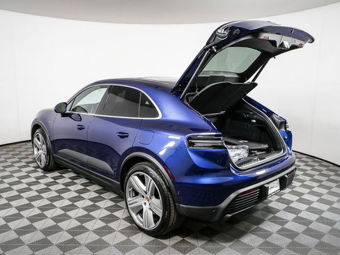 New 2026 Porsche Macan Electric image 35