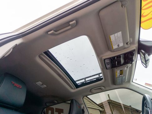 Used 2021 Toyota 4Runner Venture w/ Moonroof Package image 32