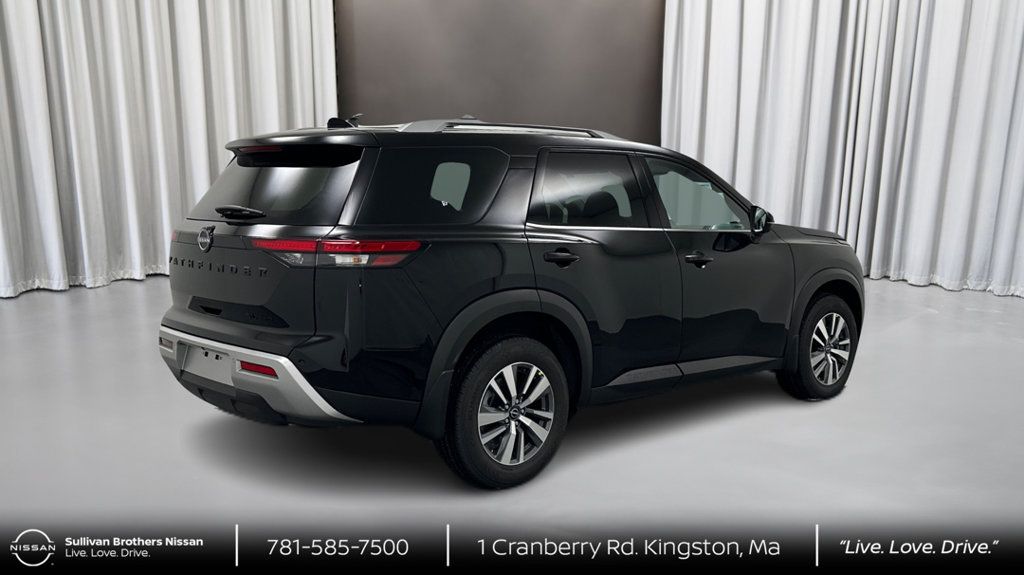 Certified 2024 Nissan Pathfinder SL w/ Black Appearance Package AWD/4WD image 5