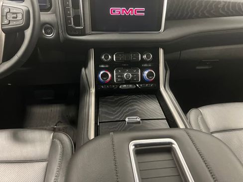 Used 2024 GMC Yukon Denali image 12