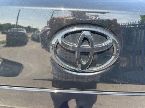 Used 2025 Toyota Corolla Cross AWD Hybrid image 5
