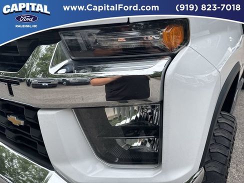 Used 2021 Chevrolet Silverado 2500 LT w/ Fleet Comfort Package AWD/4WD image 11