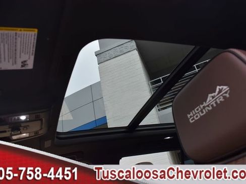 Used 2025 Chevrolet Tahoe High Country image 26