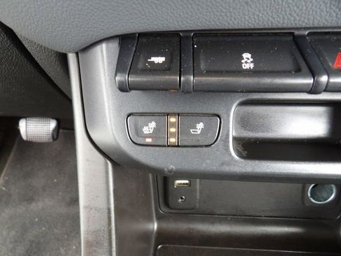 Used 2017 Chevrolet Colorado Z71 image 20