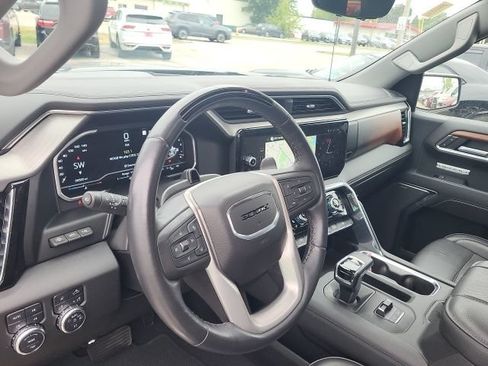 Used 2023 GMC Sierra 1500 Denali w/ Technology Package AWD/4WD image 7