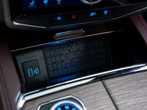 Used 2023 Ford Expedition Limited image 29