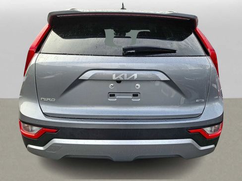 Used 2023 Kia Niro EX image 4