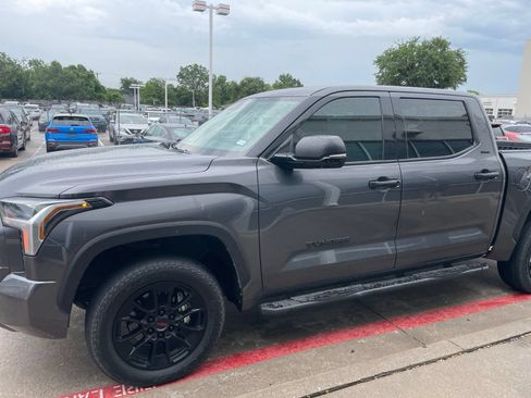 Used 2023 Toyota Tundra SR5 w/ SR5 Convenience Package AWD/4WD image 6