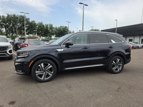Certified 2023 Kia Sorento EX AWD/4WD image 4