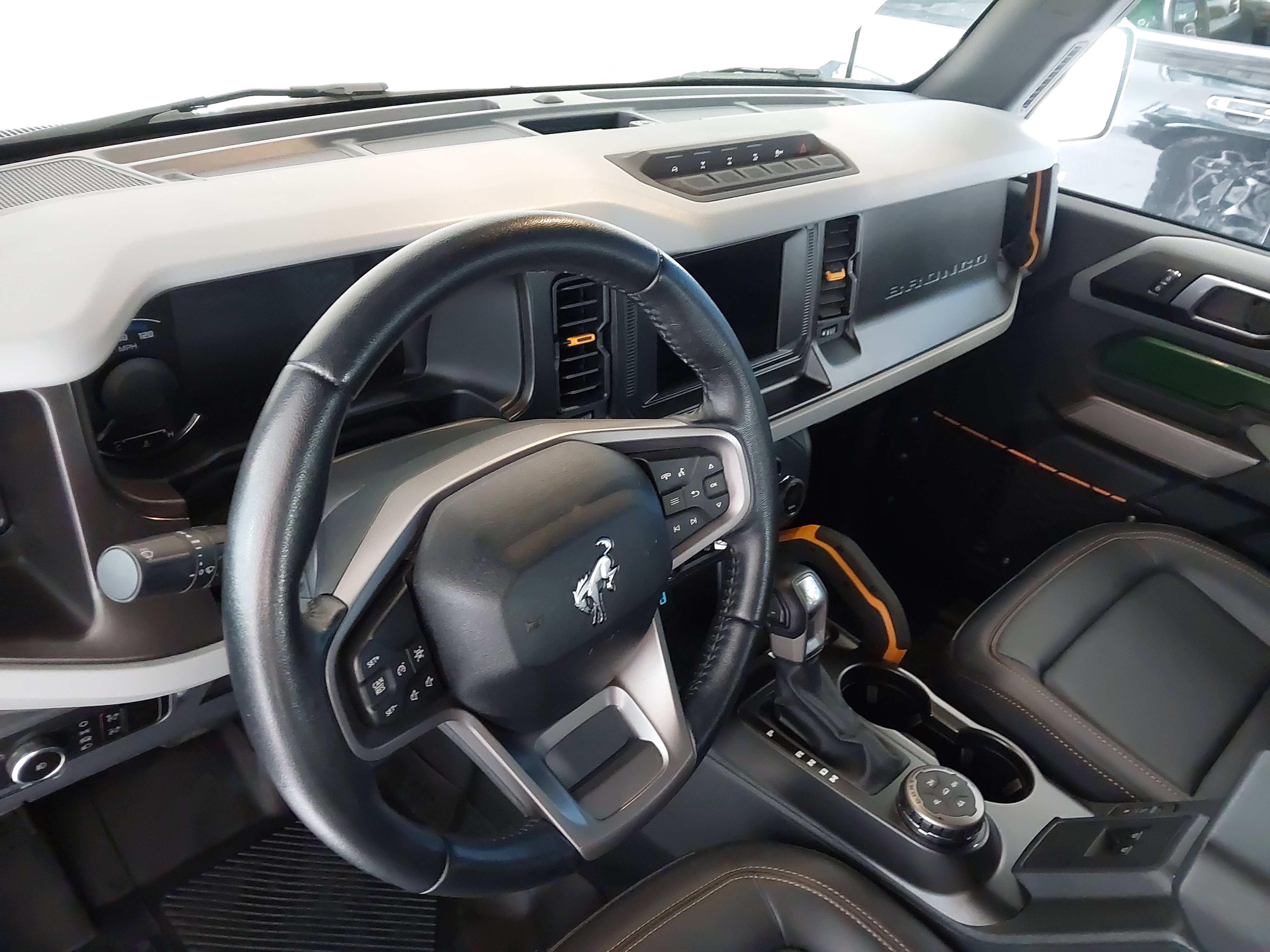 Used 2023 Ford Bronco Badlands AWD/4WD image 2