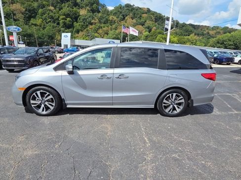 Used 2023 Honda Odyssey Touring image 4