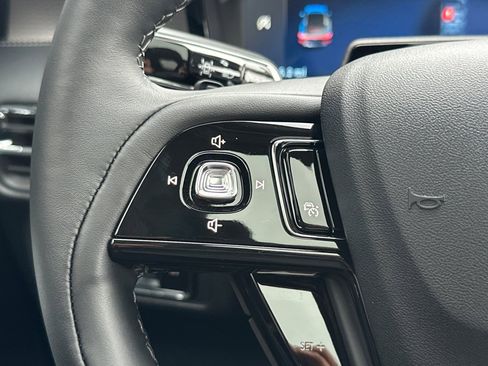 New 2025 Lincoln Corsair Reserve w/ Equipment Group 202A image 24