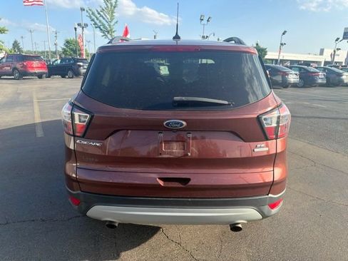 Used 2018 Ford Escape SE w/ SE Sync 3 Package FWD image 6