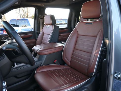 Used 2025 GMC Sierra 2500 Denali Ultimate w/ Max Trailering Package image 23