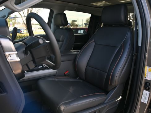 Used 2026 Ford F450 Lariat image 6