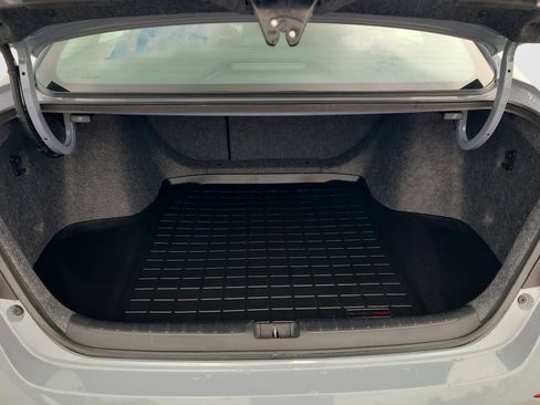 Used 2021 Honda Accord Touring image 9