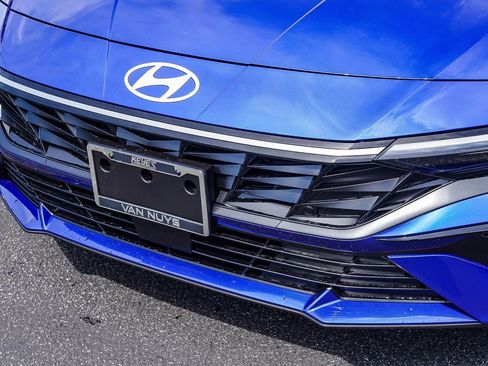 Certified 2025 Hyundai Elantra SEL FWD image 9