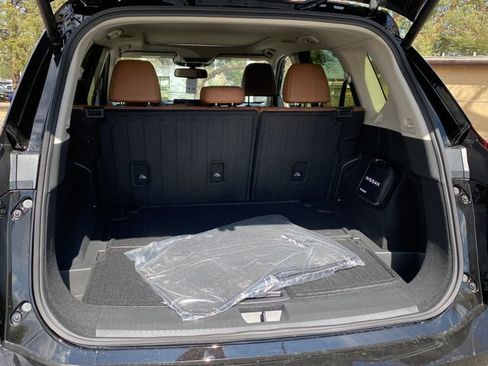 New 2026 Nissan Rogue Platinum image 27