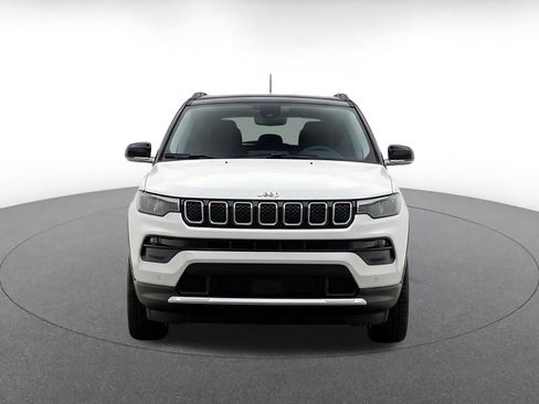 Used 2025 Jeep Compass Limited AWD/4WD image 2