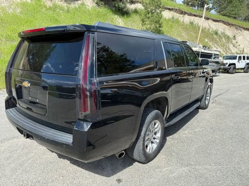 Used 2018 Chevrolet Suburban LT AWD/4WD image 4