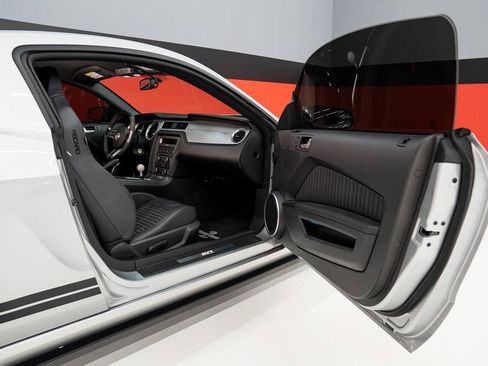 Used 2013 Ford Mustang Shelby GT500 RWD image 66