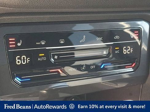 Certified 2023 Volkswagen Tiguan SE w/ Panoramic Sunroof Package AWD/4WD image 24
