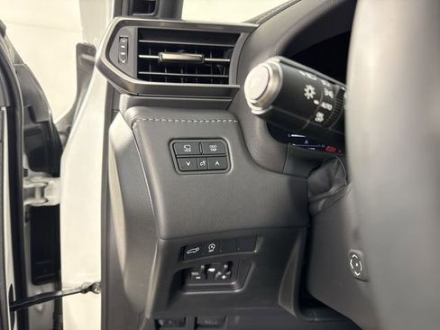 Certified 2025 Lexus LX 600 4WD w/ Interior Upgrade Package image 14