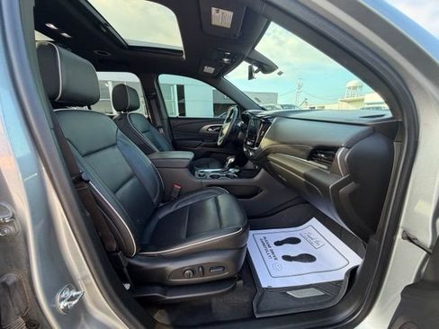 Used 2023 Chevrolet Traverse Premier w/ Redline Edition AWD/4WD image 40