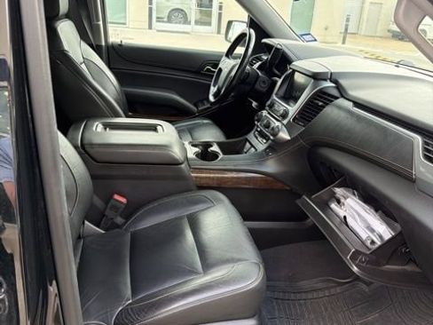 Used 2019 Chevrolet Suburban LT AWD/4WD image 2