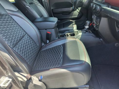 Used 2021 Jeep Gladiator Rubicon AWD/4WD image 30