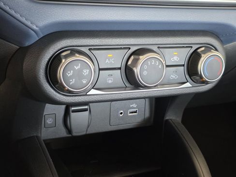 New 2025 Nissan Versa SV w/ Trunk Package image 15