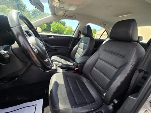 Used 2012 Volkswagen Jetta SE FWD image 22