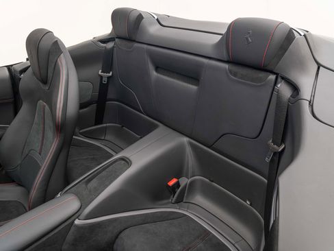 Certified 2025 Ferrari Roma Spider RWD image 31