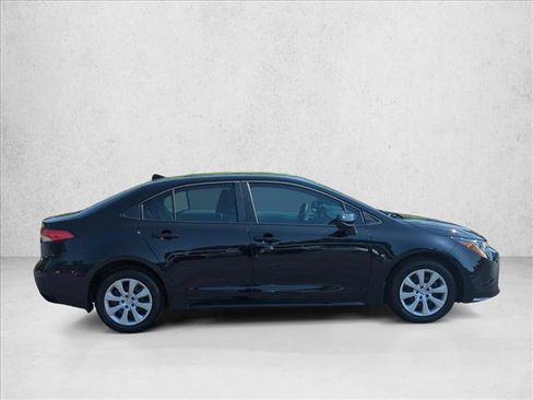 Used 2026 Toyota Corolla LE FWD image 4