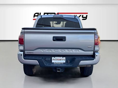 Used 2020 Toyota Tacoma TRD Sport w/ Technology Package AWD/4WD image 6