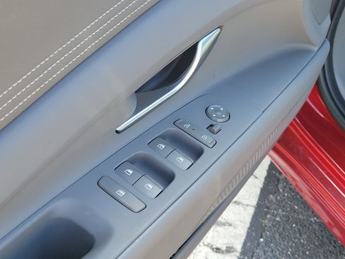 Used 2025 Hyundai Elantra Sport FWD image 22
