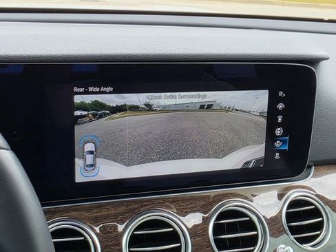 Used 2021 Mercedes-Benz E 350 4MATIC Sedan image 15