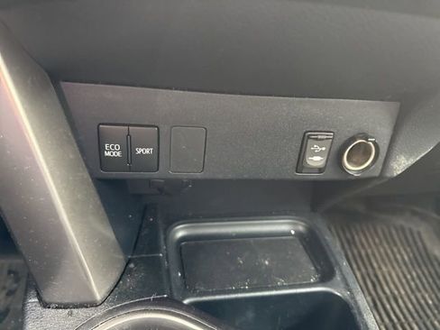 Used 2018 Toyota RAV4 LE w/ All Weather Liner Package image 17