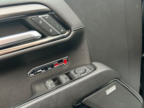 Used 2023 GMC Sierra 1500 AT4 w/ AT4 Premium Package image 6