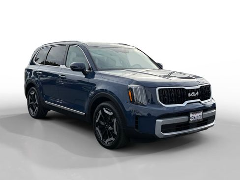 Used 2023 Kia Telluride EX image 7