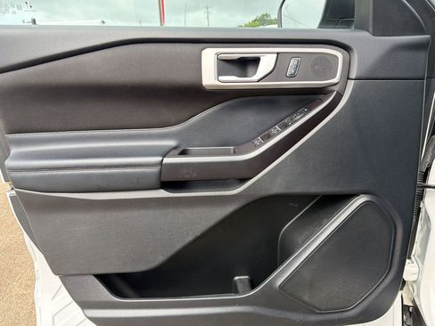 Used 2020 Ford Explorer XLT RWD image 12