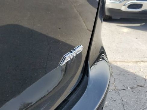 Certified 2023 Chrysler Pacifica Touring-L AWD/4WD image 34
