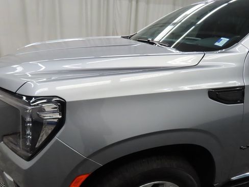 Used 2024 GMC Yukon SLT w/ SLT Luxury Package AWD/4WD image 45